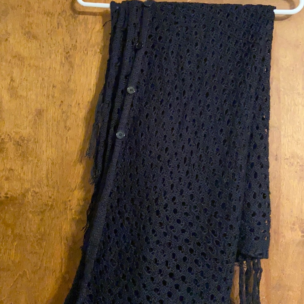 GUC Lularoe Mimi Crochet Sweater Shawl Poncho Scarf Wrap Knit O/S BLACK Fringe.